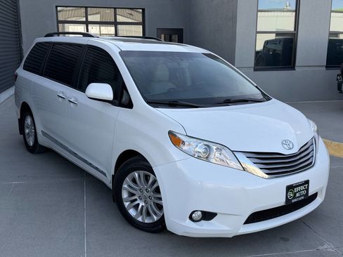 Used 2016 Toyota Sienna image 6