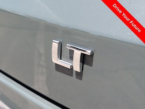 Used 2025 Chevrolet Trax LT FWD image 26