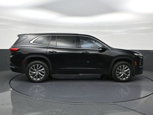 Used 2025 Buick Enclave Preferred w/ Power Package FWD image 29