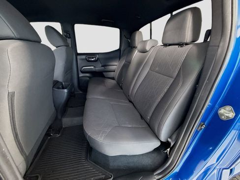 Used 2018 Toyota Tacoma TRD Sport image 22