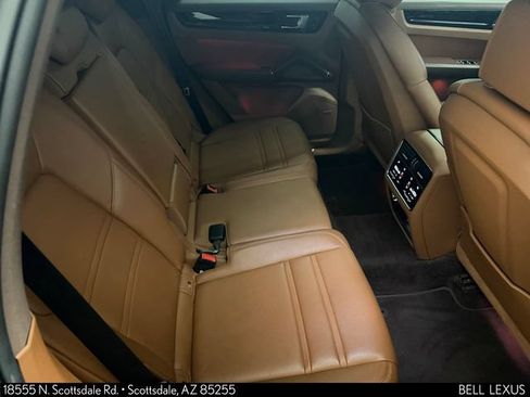 Used 2019 Porsche Cayenne AWD/4WD image 13
