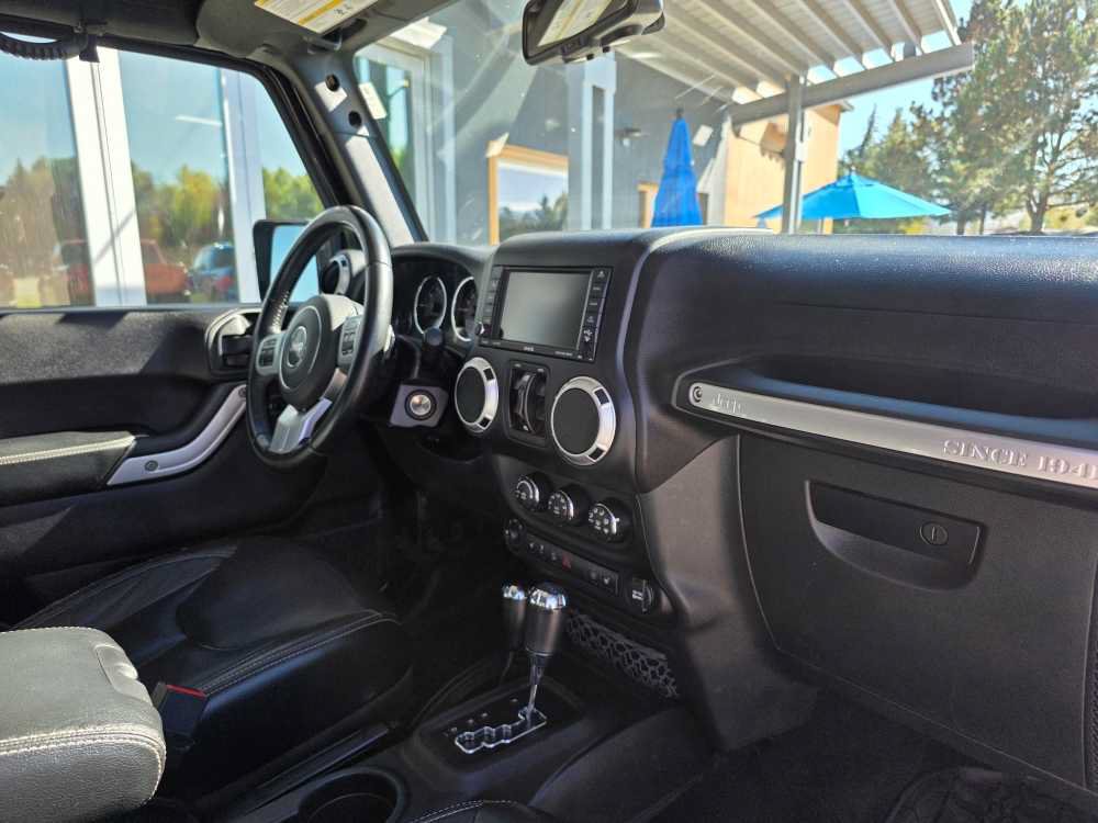 Used 2016 Jeep Wrangler Unlimited Rubicon AWD/4WD image 11