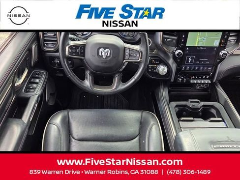 Used 2020 RAM 1500 Limited w/ Black Appearance Package AWD/4WD image 7