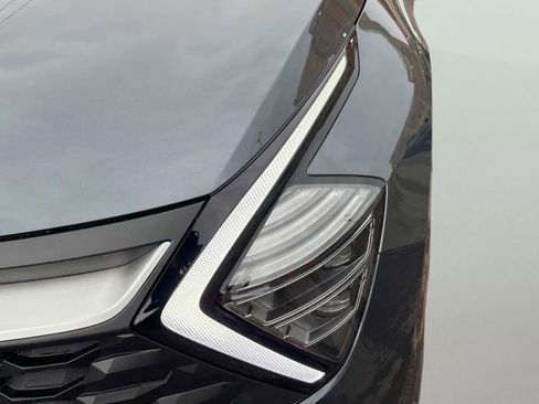 New 2025 Kia Sportage LX image 10