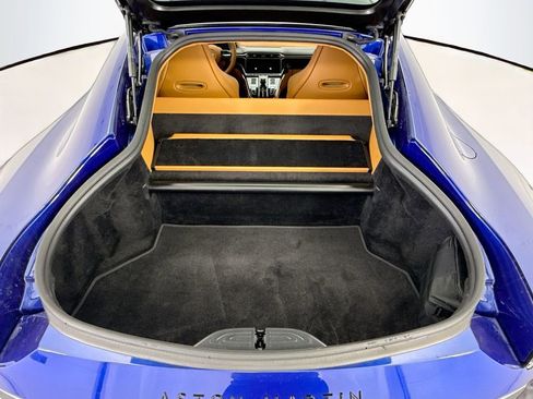 Used 2025 Aston Martin V8 Vantage Coupe image 23