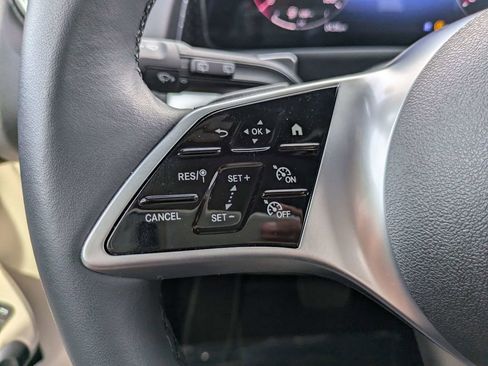 Used 2025 Mercedes-Benz GLB 250 image 28