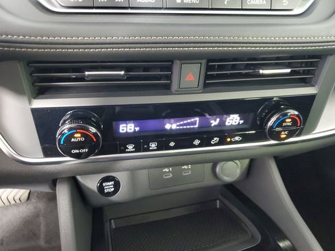 Used 2025 Nissan Rogue SV FWD image 20