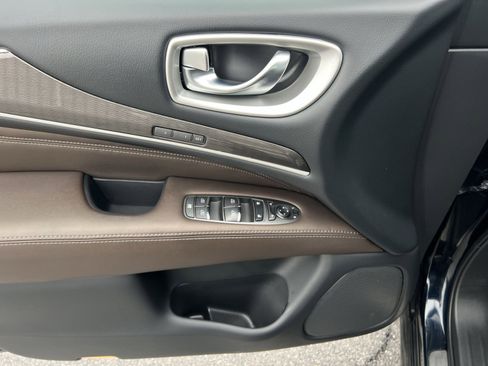 Used 2019 INFINITI QX60 Luxe w/ Essential Package image 15