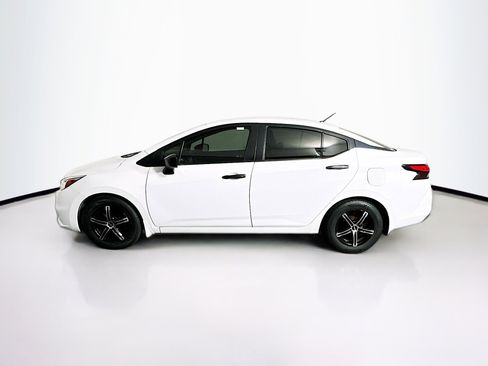 Used 2021 Nissan Versa S FWD image 4
