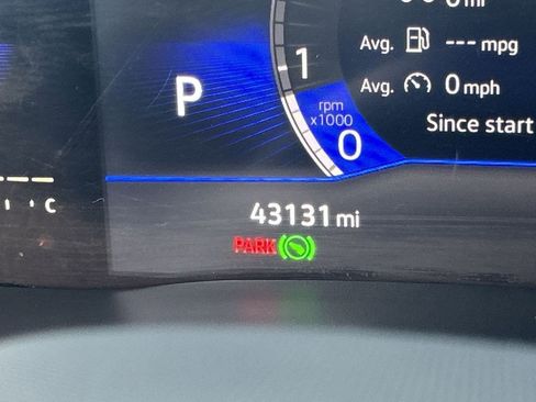 Certified 2022 Volkswagen Atlas Cross Sport SE image 28