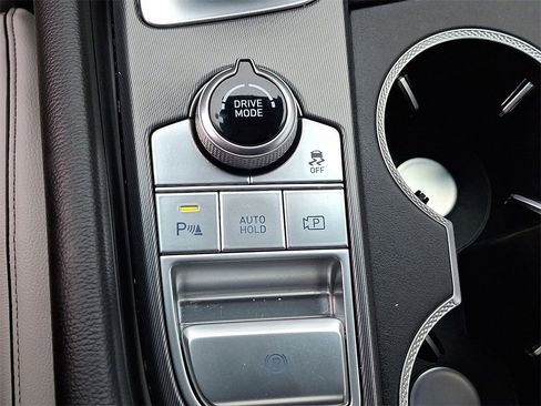 Used 2024 Genesis G70 3.3T Advanced image 22