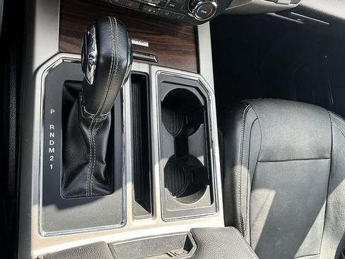 Used 2015 Ford F150 Lariat image 25