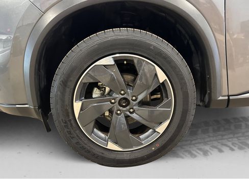 Used 2025 Nissan Rogue SV image 45