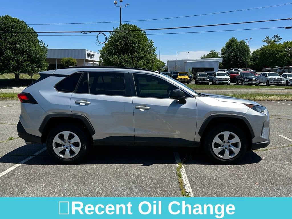 Used 2021 Toyota RAV4 LE FWD image 11