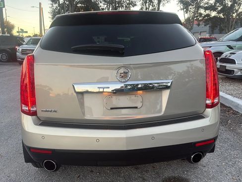 Used 2011 Cadillac SRX Luxury image 3