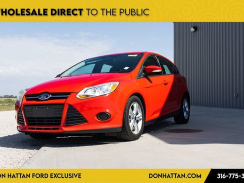 Used 2013 Ford Focus SE FWD image 1
