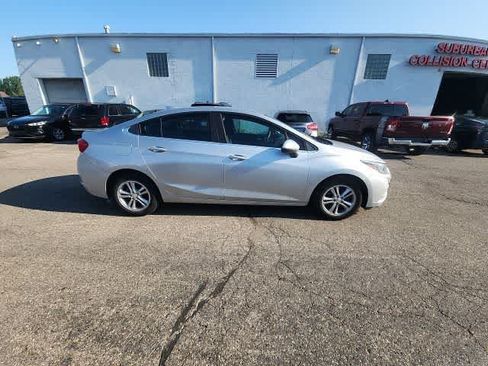 Used 2016 Chevrolet Cruze LT w/ Convenience Package FWD image 13
