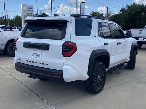 Used 2025 Toyota 4Runner SR5 RWD image 41