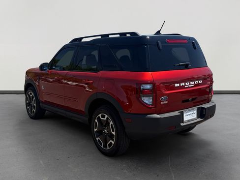 Used 2024 Ford Bronco Sport Outer Banks w/ Tech Package AWD/4WD image 3