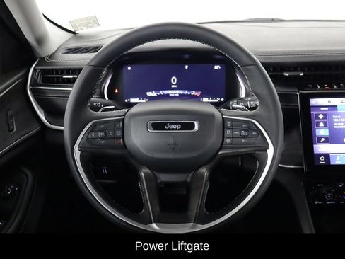 Used 2024 Jeep Grand Cherokee Limited AWD/4WD image 7