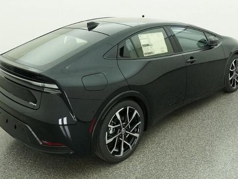 New 2026 Toyota Prius Plug-In Hybrid FWD image 9
