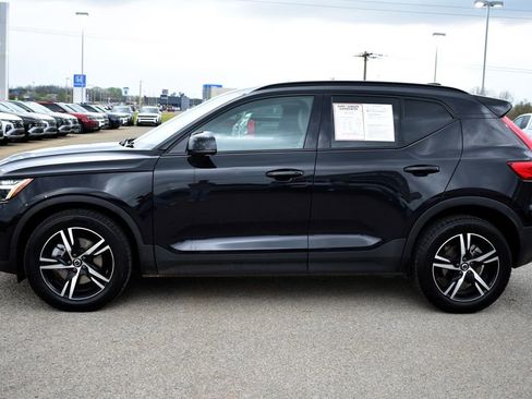 Used 2023 Volvo XC40 B5 Plus AWD/4WD image 5