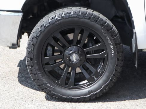 Used 2015 Toyota Tundra SR5 w/ SR5 Upgrade Package RWD image 39