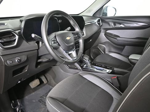 Used 2024 Chevrolet TrailBlazer LT w/ LT Cold Weather Package AWD/4WD image 22