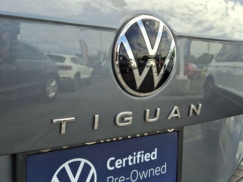 Certified 2023 Volkswagen Tiguan SE R-Line FWD image 30