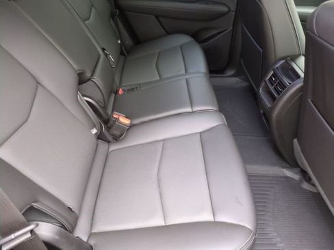 Certified 2024 Cadillac XT5 Premium Luxury w/ LPO, Floor Liner Package AWD/4WD image 22
