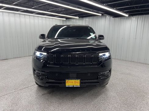 Used 2025 Jeep Wagoneer Series II image 2