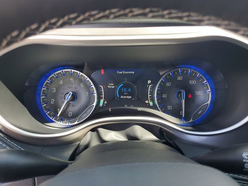 New 2026 Chrysler Pacifica Select image 16