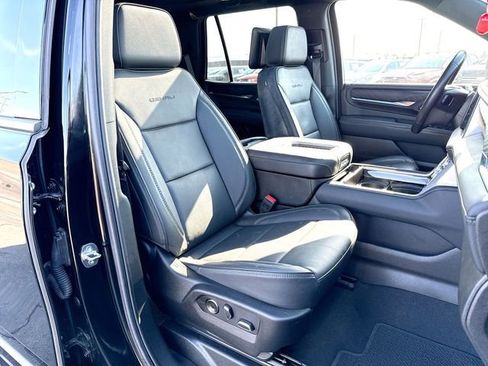Used 2024 GMC Yukon Denali w/ Advanced Technology Package image 26