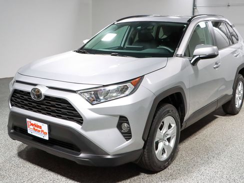 Used 2019 Toyota RAV4 XLE image 31