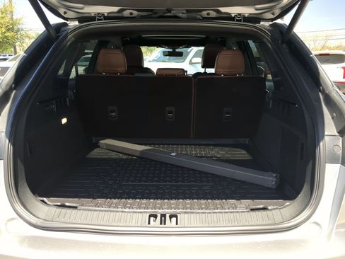 Used 2023 Lincoln Nautilus Reserve image 23