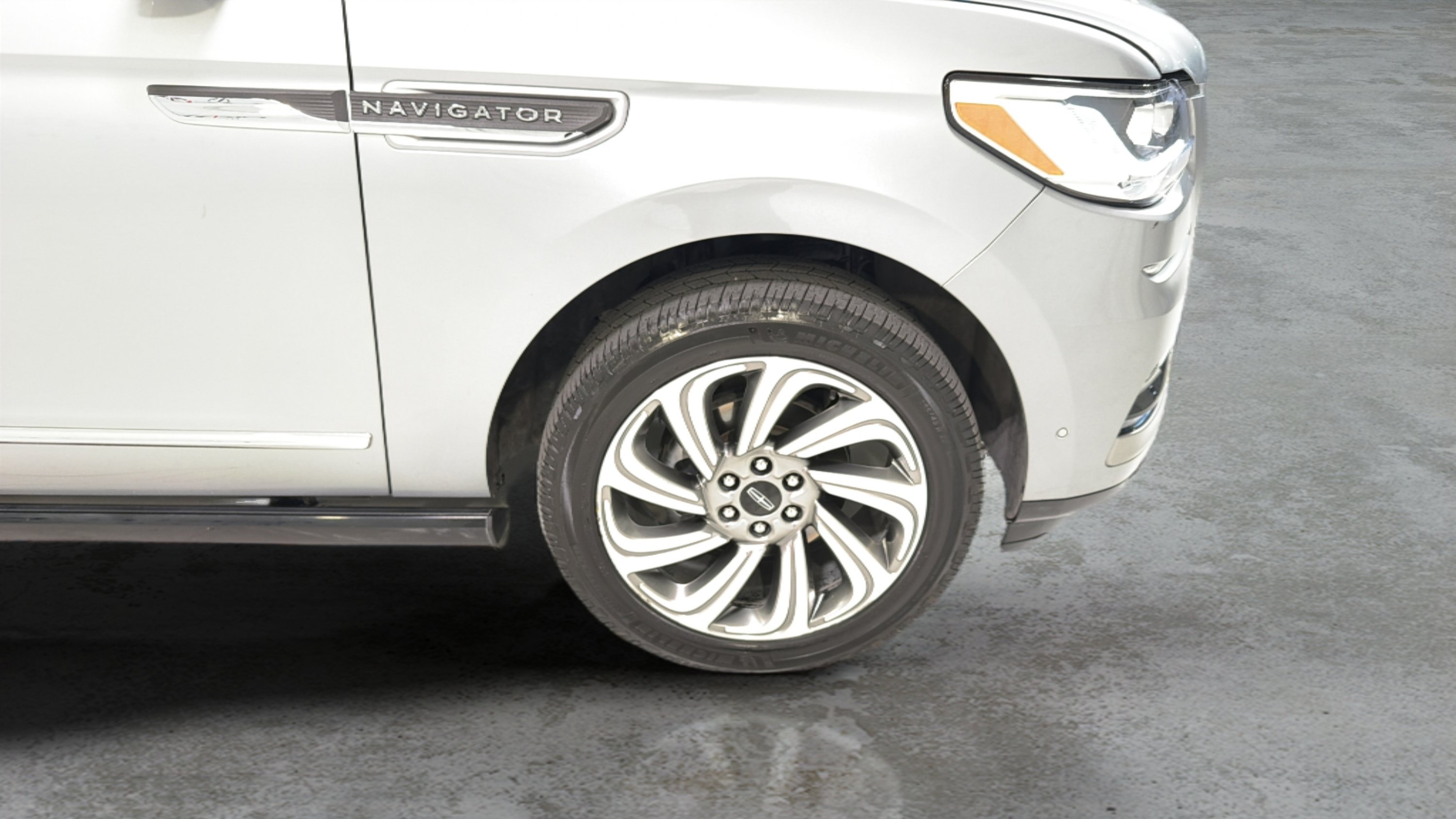 Used 2023 Lincoln Navigator 4WD image 30