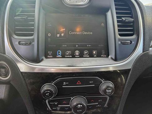 Used 2016 Chrysler 300 C image 10