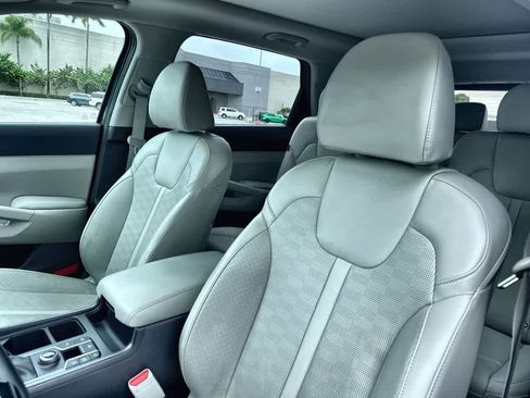 Certified 2025 Kia Sorento EX w/ Panoramic Sunroof Package FWD image 14