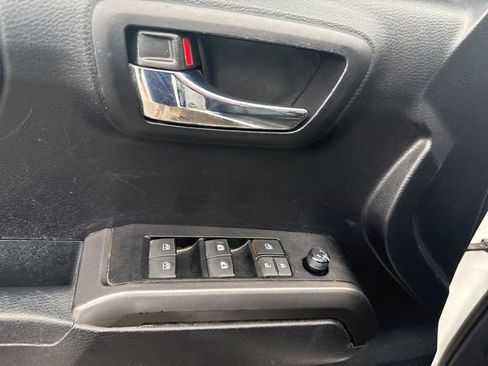 Used 2020 Toyota Tacoma TRD Off-Road w/ TRD Premium Off Road Package image 11