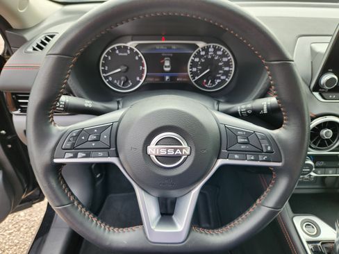 Used 2024 Nissan Sentra SR w/ SR Premium Package FWD image 9