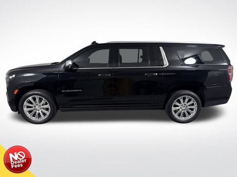 Used 2023 Chevrolet Suburban Premier image 7