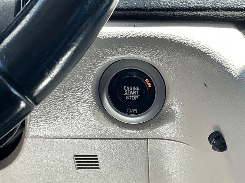 Used 2018 Chrysler Pacifica Touring-L FWD image 49