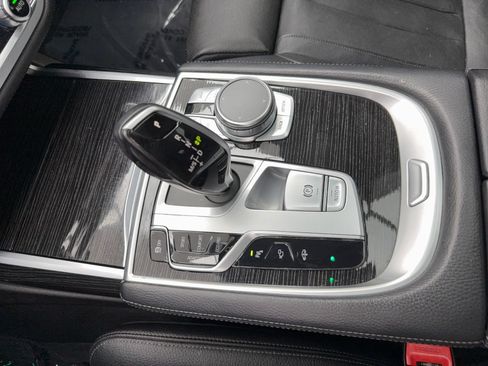 Used 2020 BMW 740i xDrive w/ M Sport Package AWD/4WD image 29