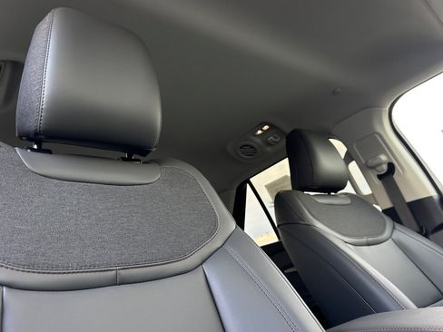 New 2026 Ford Explorer Active image 17