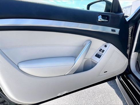 Used 2015 INFINITI Q60 AWD Coupe w/ Premium Package image 6