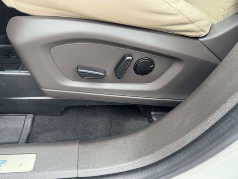 Used 2023 Ford Explorer Platinum w/ Technology Package image 26