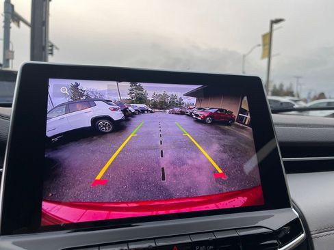 Used 2025 Jeep Compass Limited image 24