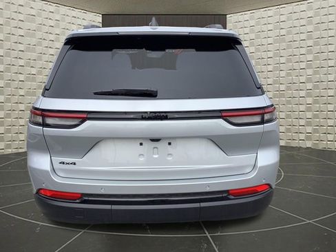 New 2025 Jeep Grand Cherokee 4WD image 7