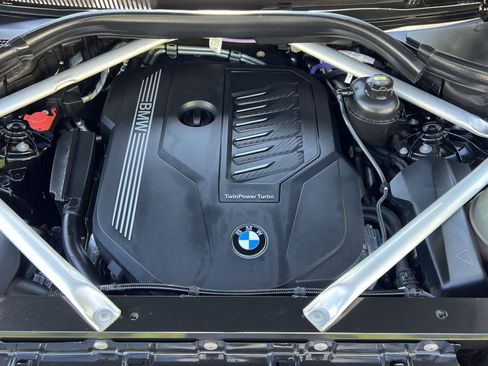 Used 2023 BMW X6 xDrive40i w/ M Sport Package AWD/4WD image 34