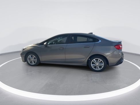 Used 2017 Chevrolet Cruze LT w/ Convenience Package image 6